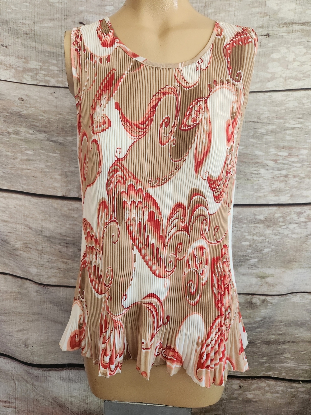 Women’s Sleeveless Pleated Top in Beige and Red,matching Cover